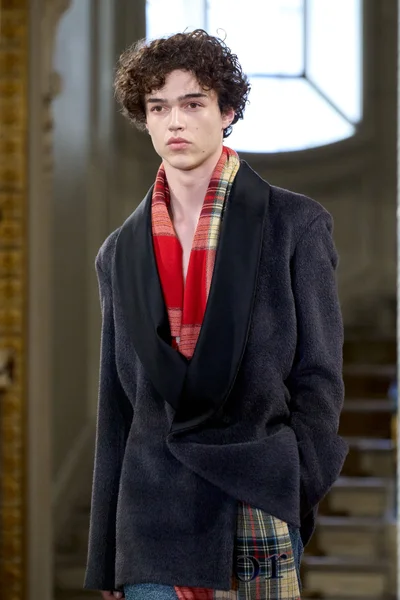 Look 201